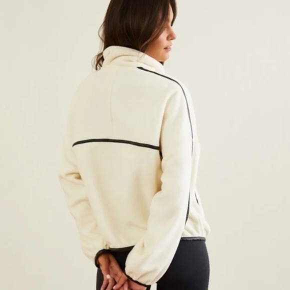 Altar'd State Brisk Sherpa Pullover - Picture 2 of 6